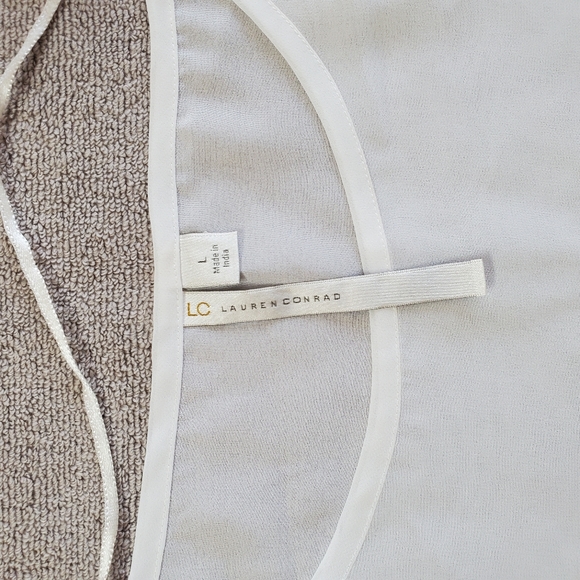 Sheer White Top with Embroidered Hem - Picture 11 of 15